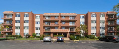 Photo of 2066 Saint Johns Avenue #404, Highland Park, IL 60035 (MLS # 12503161) Photo of 2066 Saint Johns Avenue #404, Highland Park, IL 60035 (MLS # 12503161)