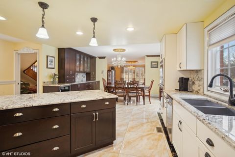 Tiny photo for 46 Hamilton Lane, Oak Brook, IL 60523 (MLS # 12579002)