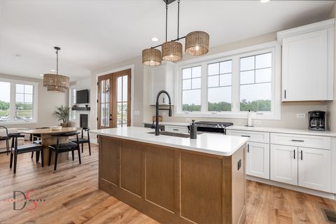 Tiny photo for 208 Leeward Way, Ottawa, IL 61350 (MLS # 12434971)