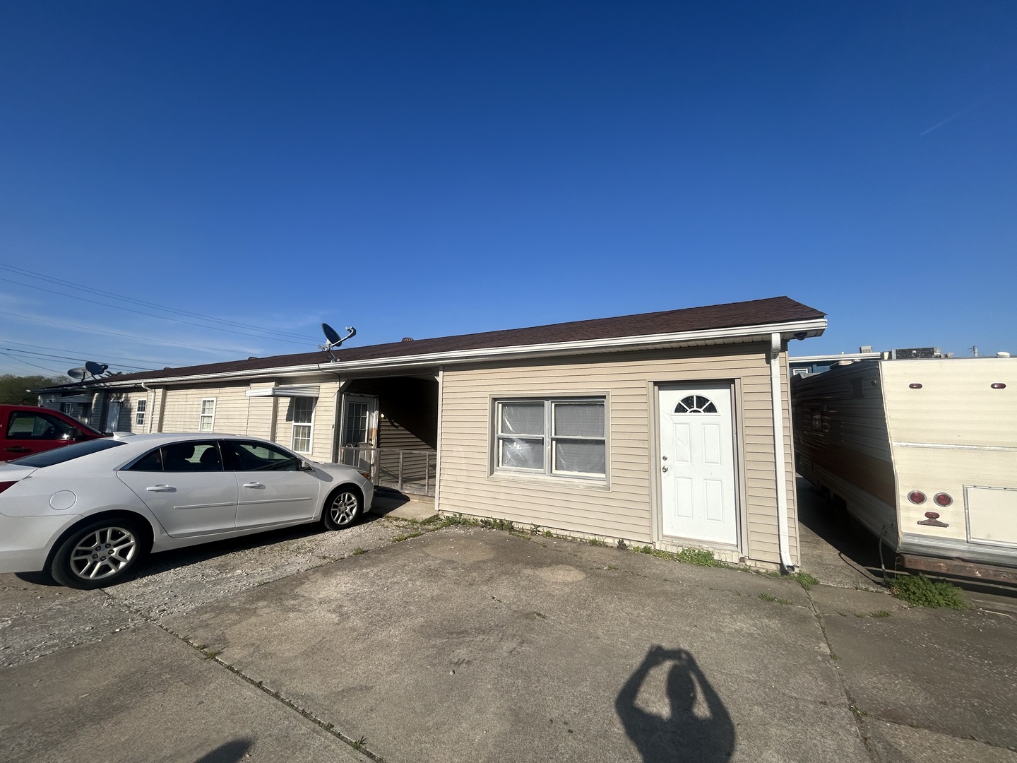 1160 E 8th Street