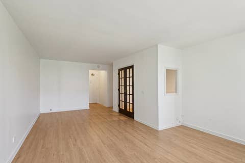 Tiny photo for 253 E DELAWARE Place #5E, Chicago, IL 60611 (MLS # 12740634)