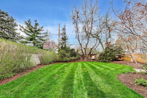 Tiny photo for 256 Blackhawk Road, Riverside, IL 60546 (MLS # 12543397)