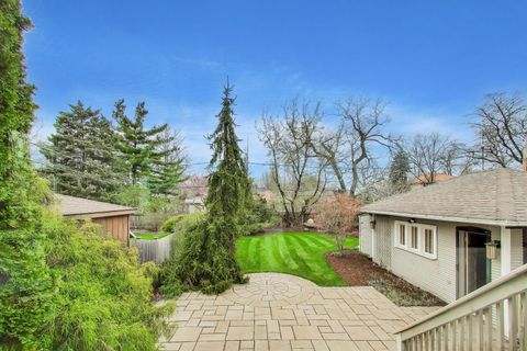 Tiny photo for 256 Blackhawk Road, Riverside, IL 60546 (MLS # 12543397)
