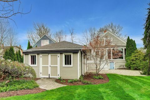 Tiny photo for 256 Blackhawk Road, Riverside, IL 60546 (MLS # 12543397)