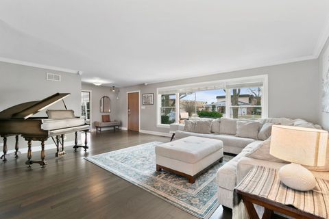 Tiny photo for 9212 S Komensky Avenue, Oak Lawn, IL 60453 (MLS # 12556315)