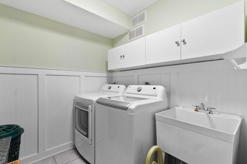 Tiny photo for 9212 S Komensky Avenue, Oak Lawn, IL 60453 (MLS # 12556315)