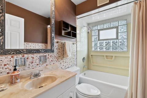 Tiny photo for 9212 S Komensky Avenue, Oak Lawn, IL 60453 (MLS # 12556315)