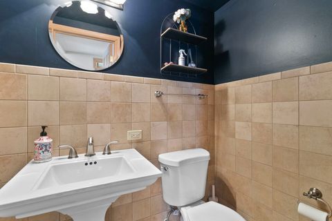 Tiny photo for 9212 S Komensky Avenue, Oak Lawn, IL 60453 (MLS # 12556315)