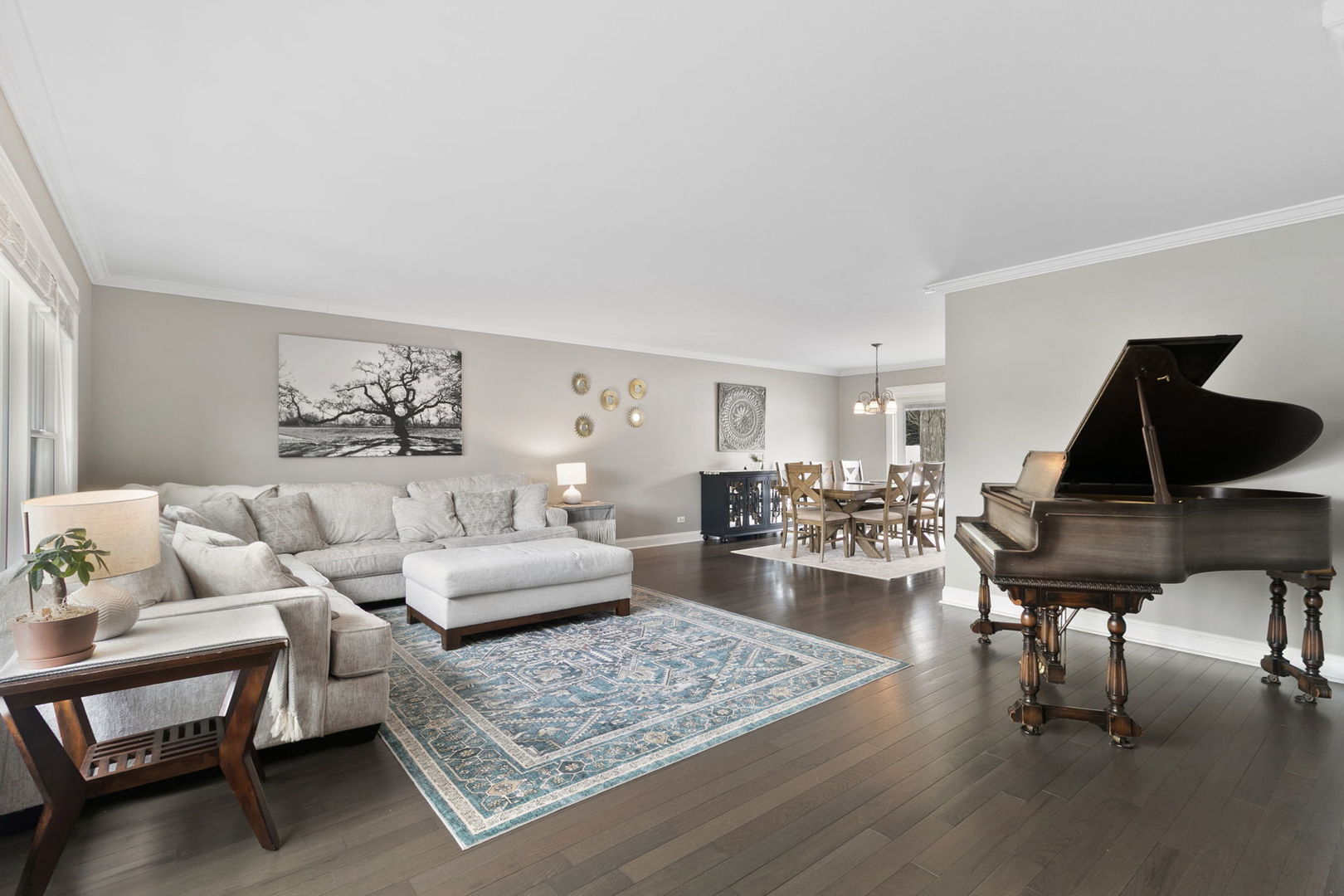 9212 S Komensky Avenue