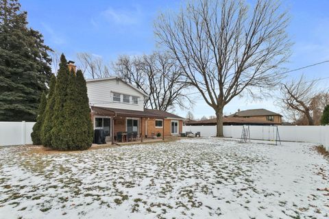 Tiny photo for 9212 S Komensky Avenue, Oak Lawn, IL 60453 (MLS # 12556315)
