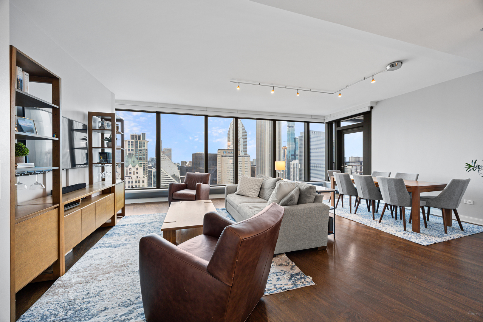 60 E Monroe Street 4806