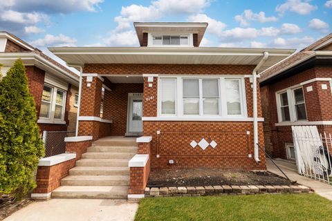 Photo of 6141 S Talman Avenue, Chicago, IL 60629 (MLS # 12620833)