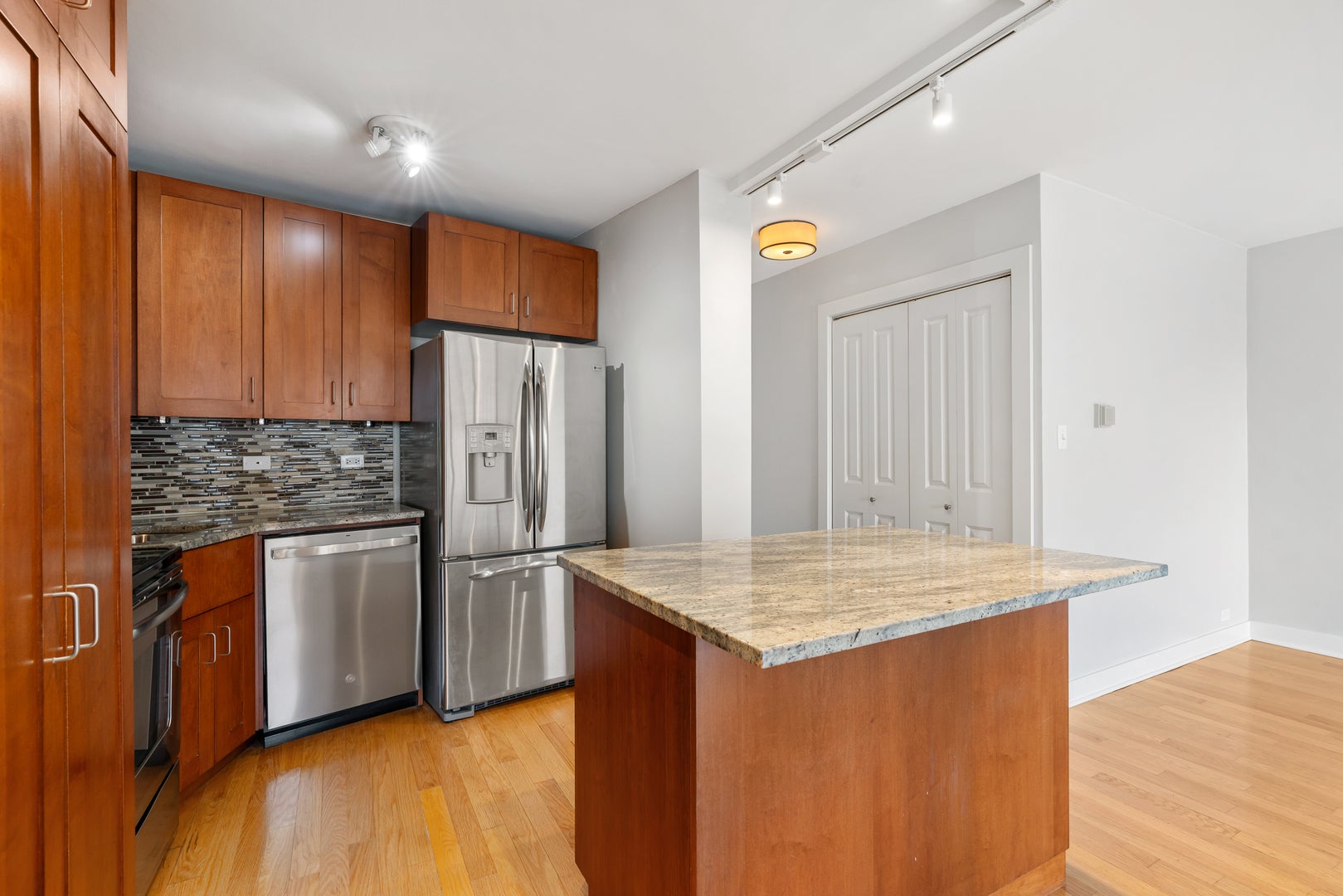 2930 N Sheridan Road 1605