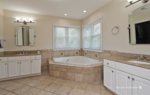 Tiny photo for 1 SANDPIPER Lane, Hawthorn Woods, IL 60047 (MLS # 12447095)