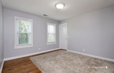 Tiny photo for 1 SANDPIPER Lane, Hawthorn Woods, IL 60047 (MLS # 12447095)