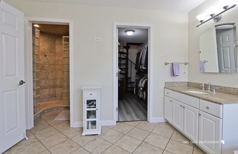 Tiny photo for 1 SANDPIPER Lane, Hawthorn Woods, IL 60047 (MLS # 12447095)