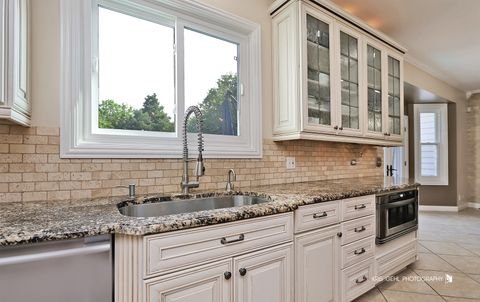 Tiny photo for 1 SANDPIPER Lane, Hawthorn Woods, IL 60047 (MLS # 12447095)