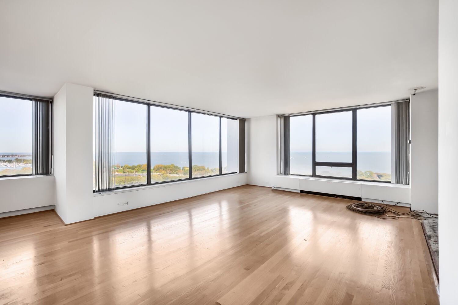 2800 N Lake Shore Drive 2001