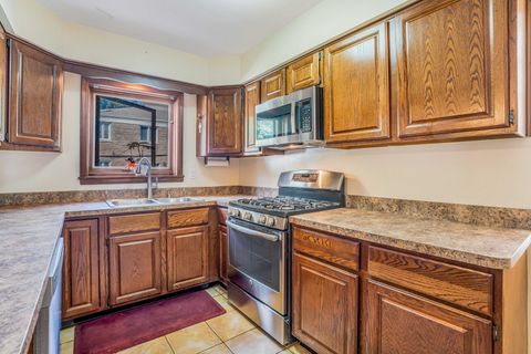 Tiny photo for 8129 Lake Street, River Forest, IL 60305 (MLS # 12452927)