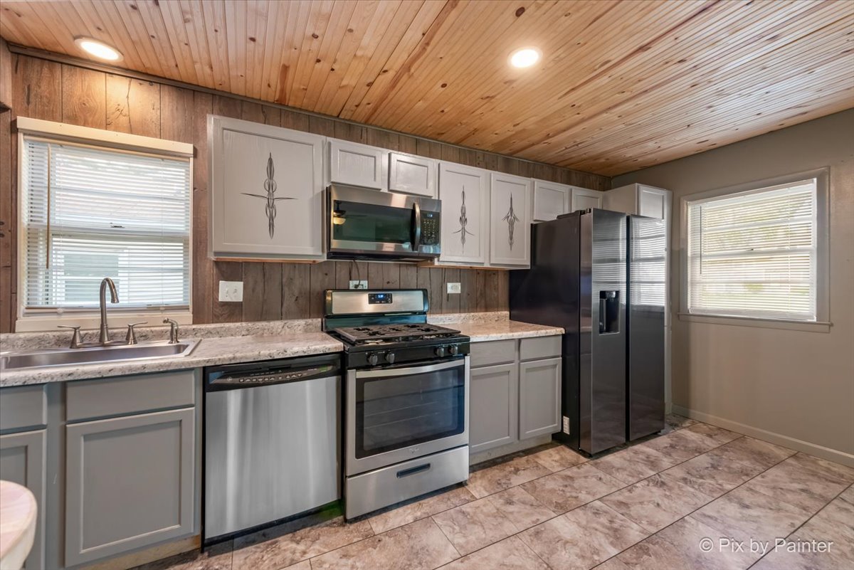 636 S Norbury Avenue