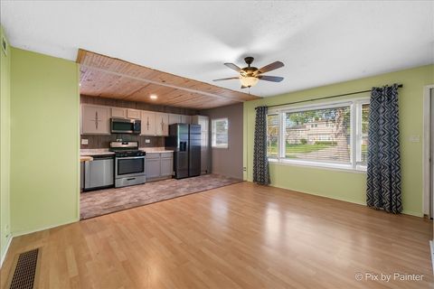 Tiny photo for 636 S Norbury Avenue, Lombard, IL 60148 (MLS # 12628768)