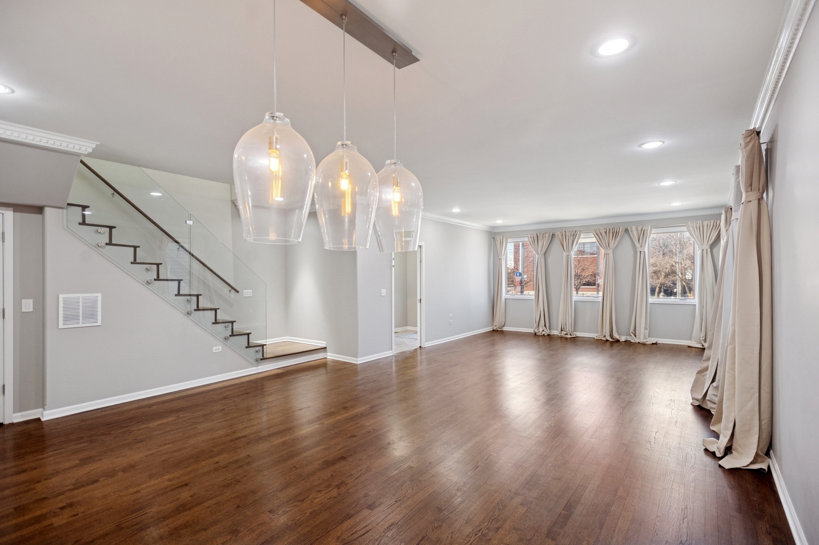 3423 N Kedzie Avenue