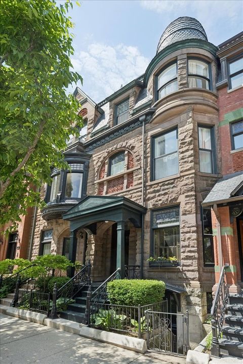Photo of 168 W Eugenie Street, Chicago, IL 60614 (MLS # 12659296)
