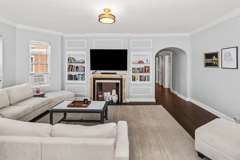 Tiny photo for 220 S Maple Avenue #42, Oak Park, IL 60302 (MLS # 12784214)