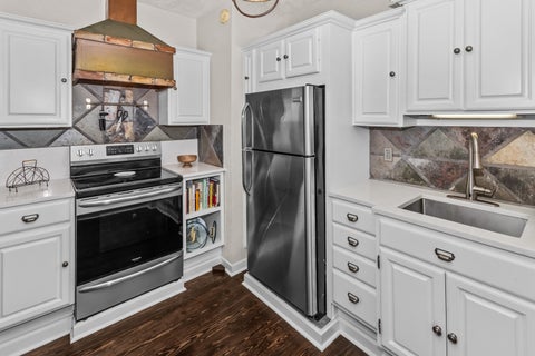 Tiny photo for 220 S Maple Avenue #42, Oak Park, IL 60302 (MLS # 12784214)
