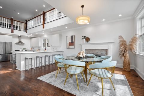 Tiny photo for 840 W Buckingham Place #4, Chicago, IL 60657 (MLS # 12620695)