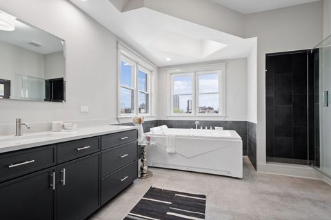 Tiny photo for 840 W Buckingham Place #4, Chicago, IL 60657 (MLS # 12620695)