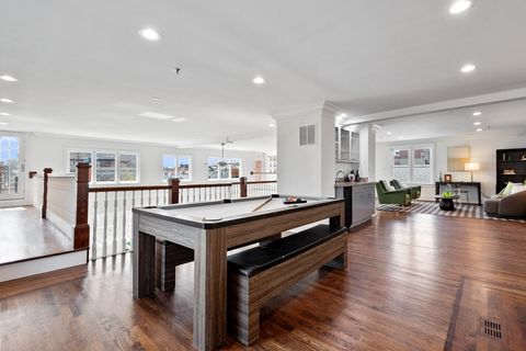 Tiny photo for 840 W Buckingham Place #4, Chicago, IL 60657 (MLS # 12620695)