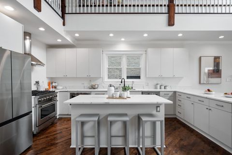 Tiny photo for 840 W Buckingham Place #4, Chicago, IL 60657 (MLS # 12620695)