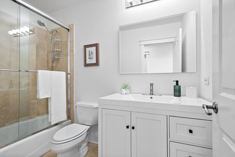 Tiny photo for 840 W Buckingham Place #4, Chicago, IL 60657 (MLS # 12620695)