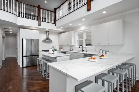 Tiny photo for 840 W Buckingham Place #4, Chicago, IL 60657 (MLS # 12620695)