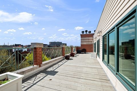 Tiny photo for 840 W Buckingham Place #4, Chicago, IL 60657 (MLS # 12620695)