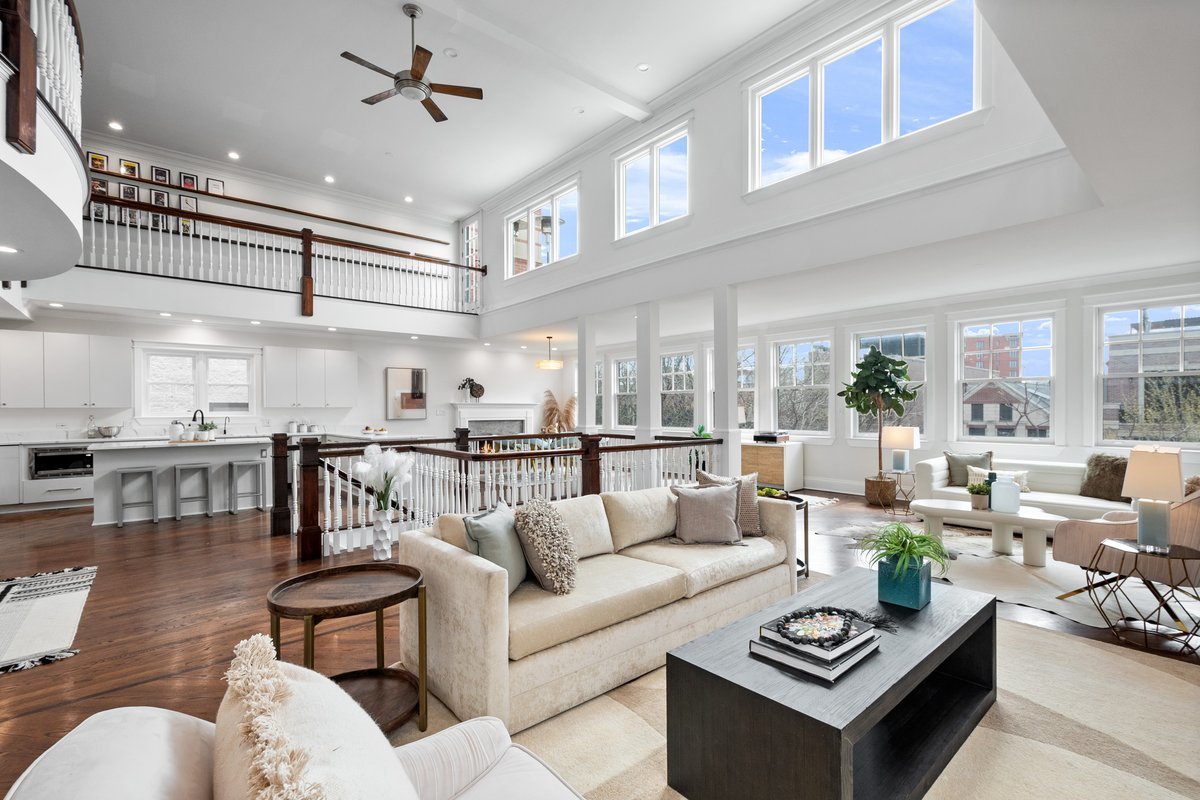 840 W Buckingham Place 4