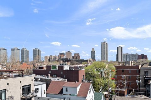 Tiny photo for 840 W Buckingham Place #4, Chicago, IL 60657 (MLS # 12620695)