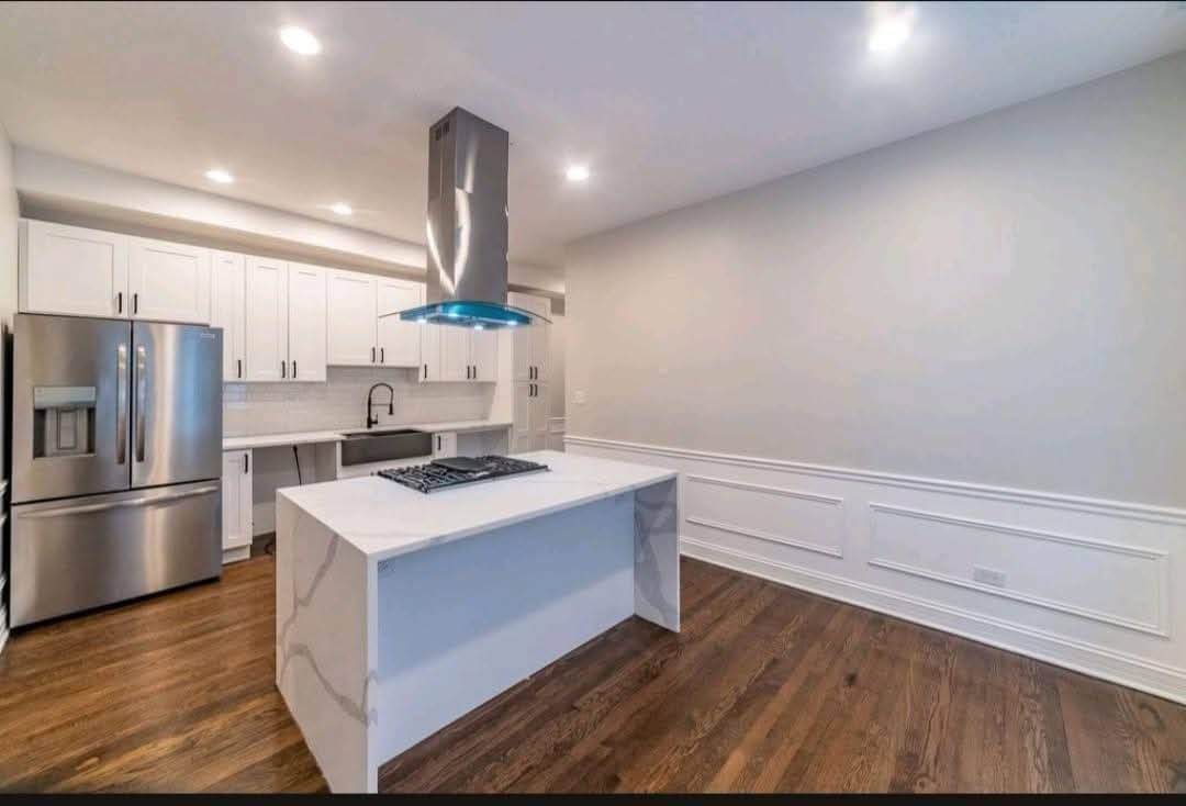 5824 S Michigan Avenue 2