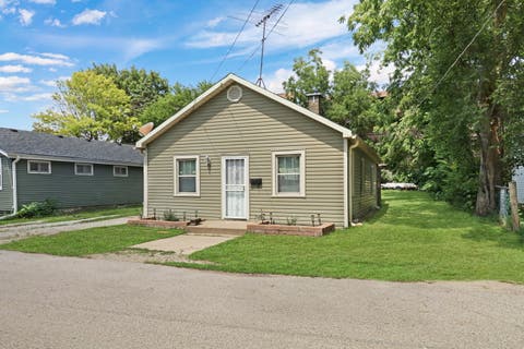 Tiny photo for 117 Roosevelt Avenue, Wauconda, IL 60084 (MLS # 12726822)