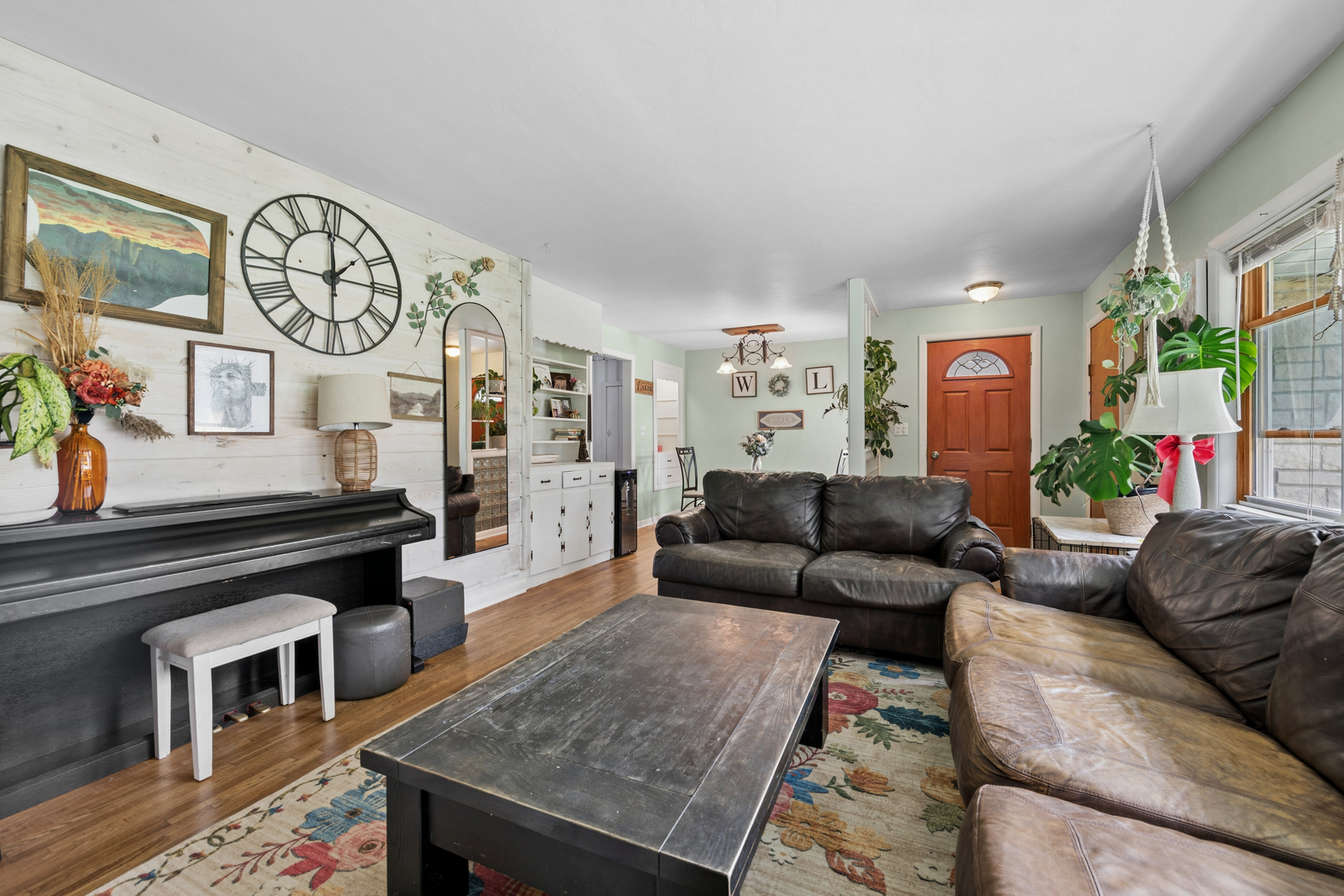 320 S Elm Street