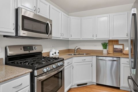 Tiny photo for 999 Willow Street, Itasca, IL 60143 (MLS # 12682781)