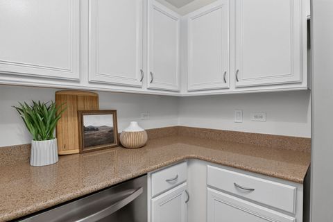 Tiny photo for 999 Willow Street, Itasca, IL 60143 (MLS # 12682781)