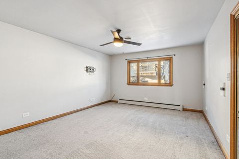 Tiny photo for 2945 S Scott Street, Des Plaines, IL 60018 (MLS # 12570165)