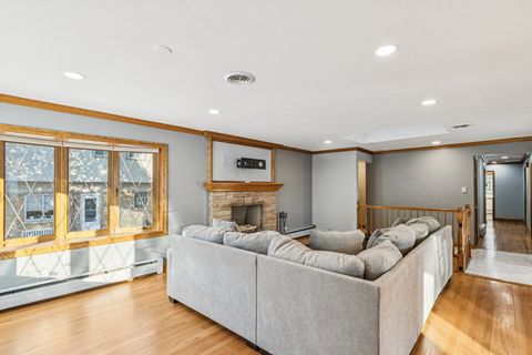 Tiny photo for 2945 S Scott Street, Des Plaines, IL 60018 (MLS # 12570165)