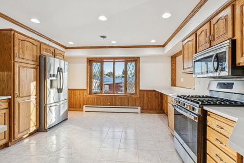 Tiny photo for 2945 S Scott Street, Des Plaines, IL 60018 (MLS # 12570165)