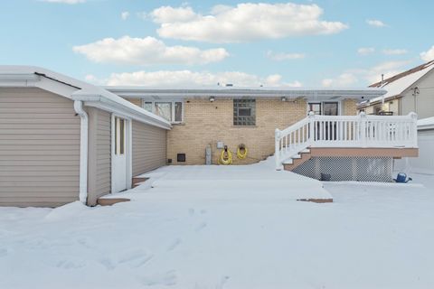 Tiny photo for 2945 S Scott Street, Des Plaines, IL 60018 (MLS # 12570165)