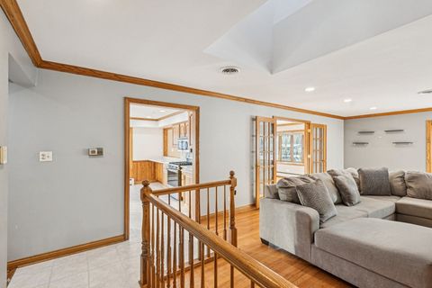 Tiny photo for 2945 S Scott Street, Des Plaines, IL 60018 (MLS # 12570165)