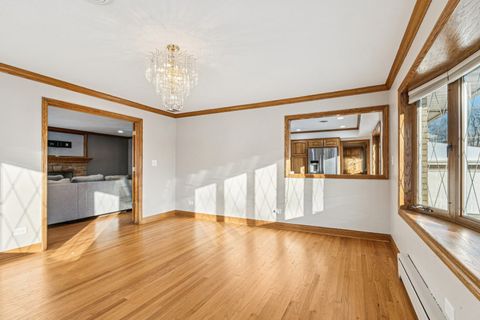 Tiny photo for 2945 S Scott Street, Des Plaines, IL 60018 (MLS # 12570165)