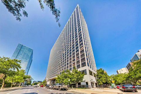 Photo of 4343 N CLARENDON Avenue #2717, Chicago, IL 60613 (MLS # 12498845)